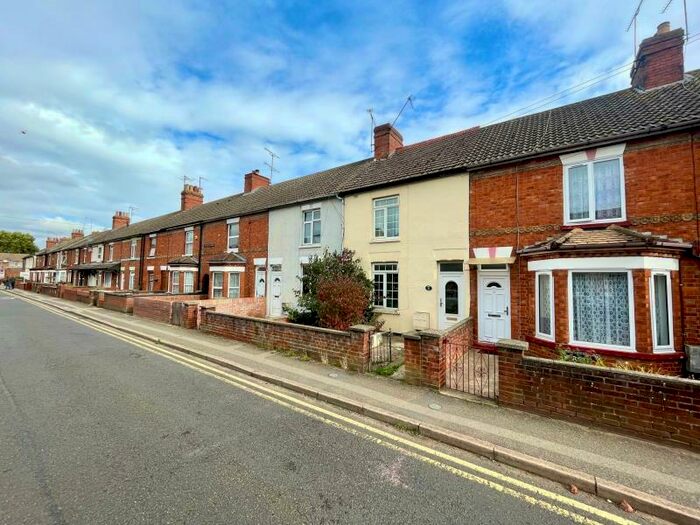 3 Bedroom Terraced House To Rent In Brooklands Road, Bletchley, MK2