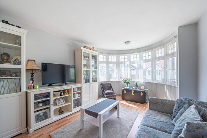 1 Bedroom Flat For Sale In Barford Close, Hendon, London, NW4