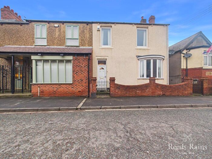 3 Bedroom End Of Terrace House For Sale In Steetley Terrace, Quarrington Hill, Durham, DH6