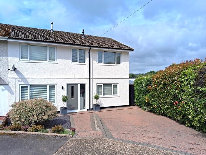 3 Bedroom Semi-detached House For Sale In Lon Yr Ysgol, Rhos, Pontardawe, Swansea., SA8