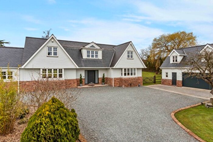 4 Bedroom Detached House For Sale In South Hanningfield Road, Chelmsford, CM3