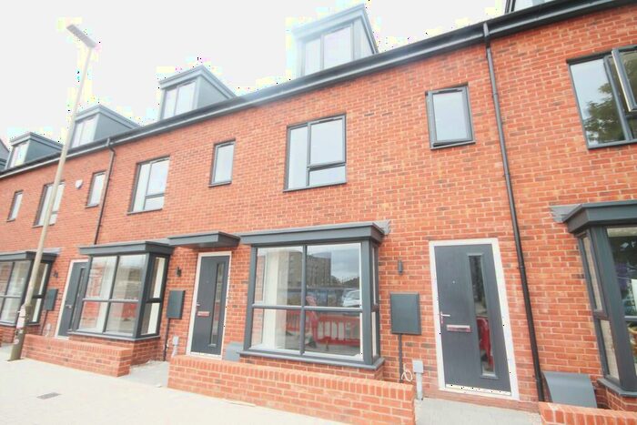 3 Bedroom Barn Conversion To Rent In Soar Lane, Leicester, LE3