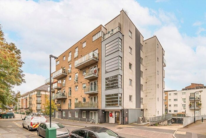 2 Bedroom Flat For Sale In Ashton House, London, SE11