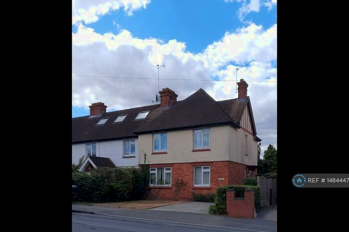 3 Bedroom End Of Terrace House To Rent In Rockingham Road, Newbury, RG14