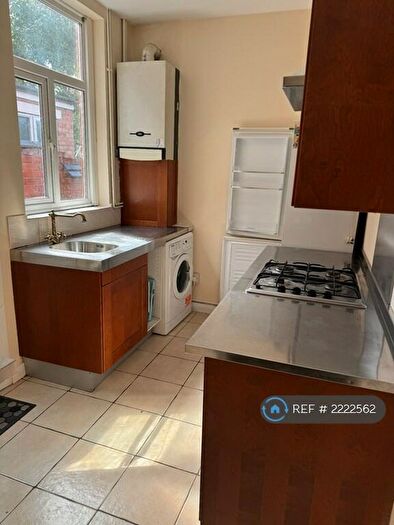 3 Bedroom Terraced House To Rent In Hartopp Road, Leicester, LE2
