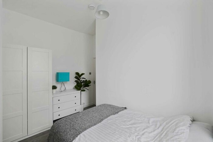 4 Bedroom Semi-Detached House To Rent In Lyndhurst Grove, Camberwell, SE15