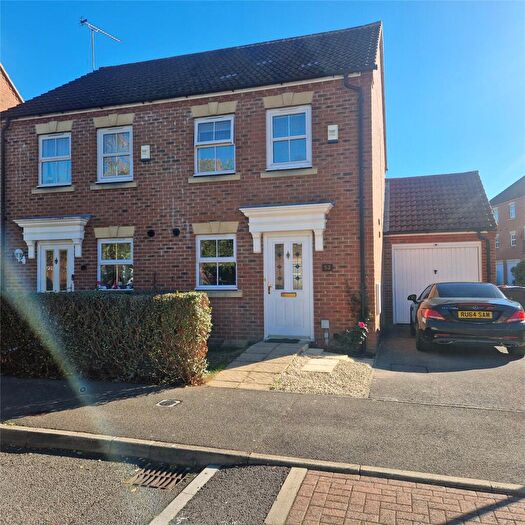 2 Bedroom Terraced House To Rent In Parsons Road, Langley, Slough, SL3