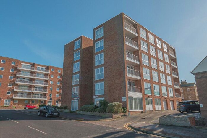 2 Bedroom Flat To Rent In McKinlay Court, The Parade, Birchington, Kent, CT7