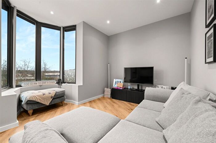 1 Bedroom Apartment For Sale In London Road, Bracknell, Berkshire, RG12