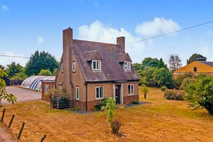 3 Bedroom Chalet For Sale In Great North Road, Chawston, Bedford, MK44