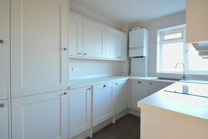3 Bedroom Flat To Rent In Guyscliff Road, London, SE13