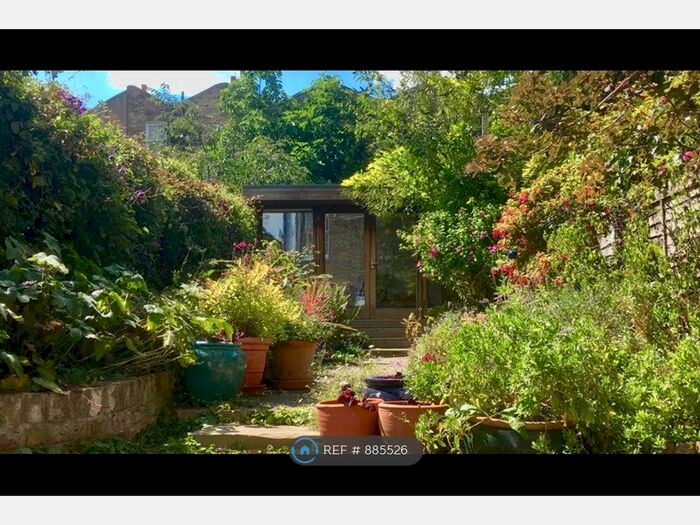 2 Bedroom Maisonette To Rent In Shakspeare Walk, London N16