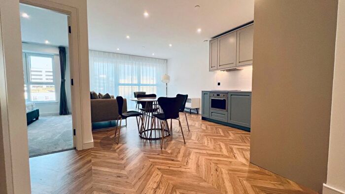 1 Bedroom Flat To Rent In Heritage Walk, Kingston Upon Thames, KT1