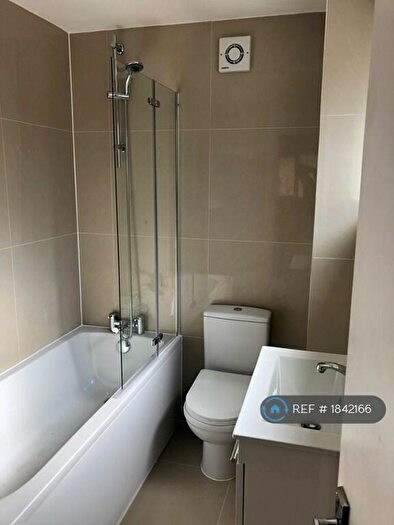 4 Bedroom Semi-Detached House To Rent In Dunston Road, London, SW11