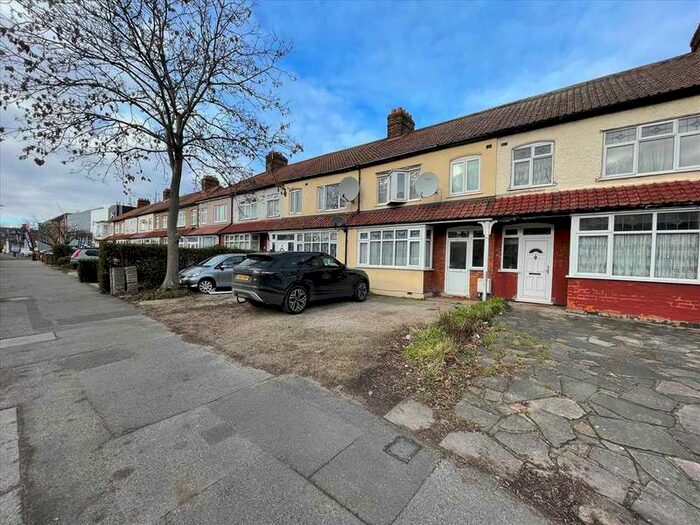 3 Bedroom Terraced House To Rent In London Road, Romford, RM7