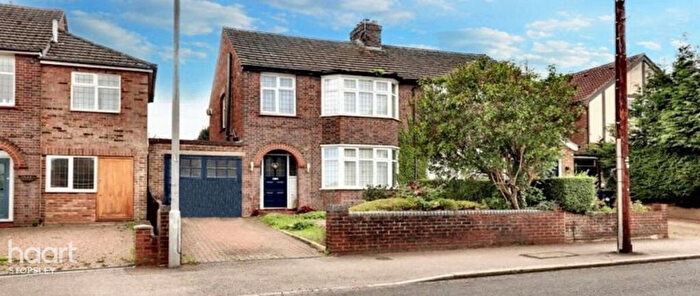 3 Bedroom Semi-Detached House For Sale In Ashcroft Road, Luton, LU2