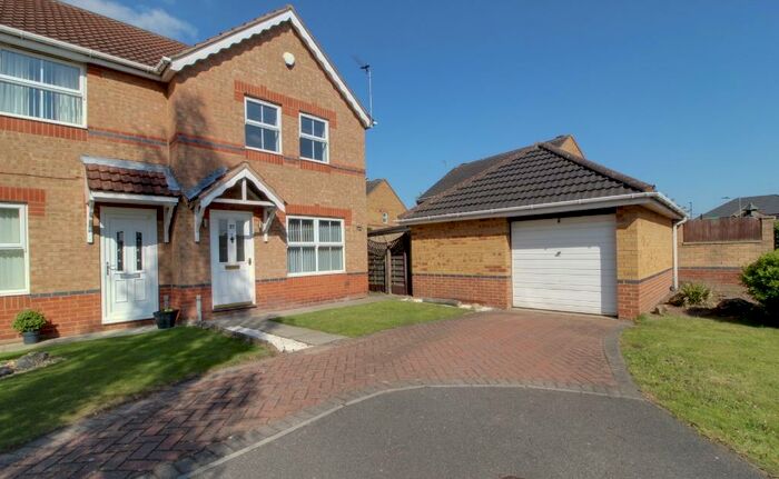 3 Bedroom Semi-Detached House To Rent In Monks Close, Dunscroft, Doncaster, DN7