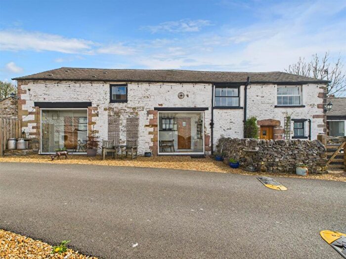 7 Bedroom Property For Sale In Fairfield Road, Buxton, SK17