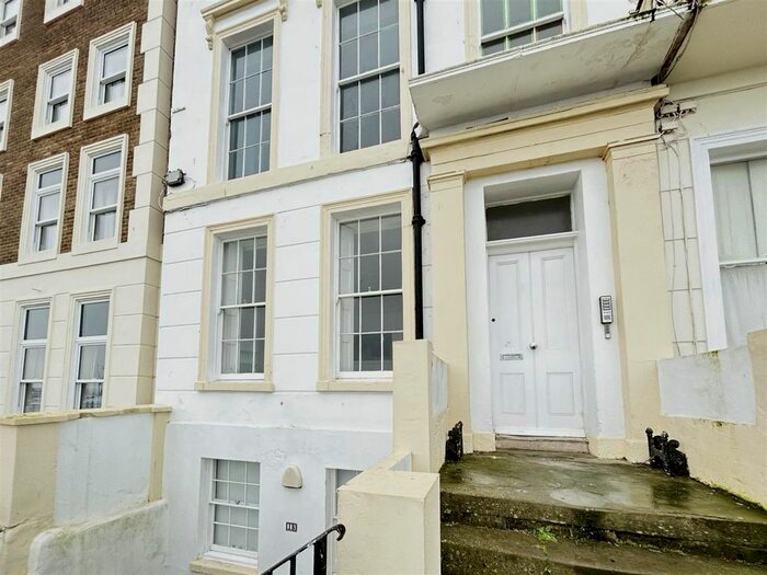 2 Bedroom Flat To Rent In St. Georges Terrace, Herne Bay, CT6