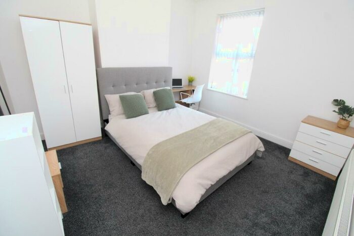 4 Bedroom Detached House To Rent In Warwick Street, Dunkirk, Nottingham, NG7