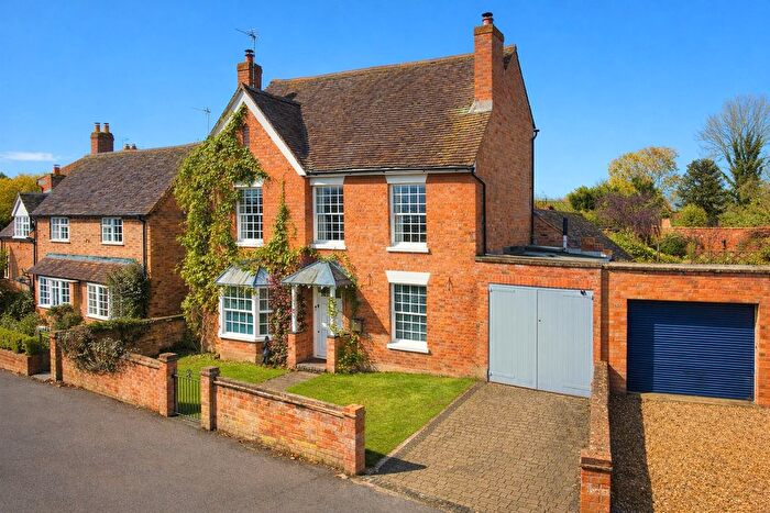 4 Bedroom Detached House For Sale In Wellesbourne, Warwick, Video Amp; Vr, CV35