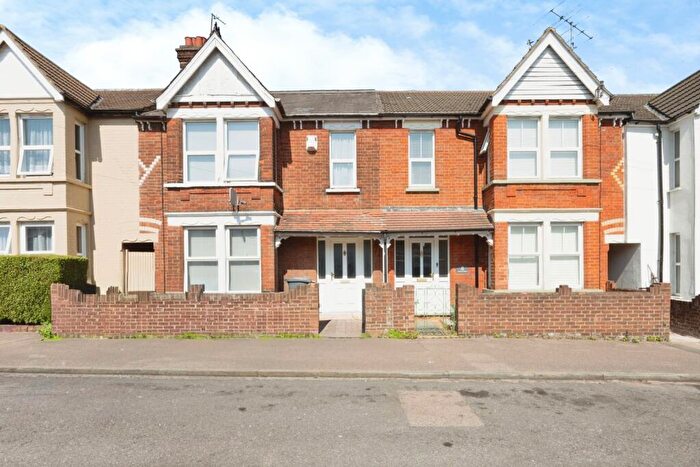 3 Bedroom Terraced House For Sale In Grosvenor Street, Bedford, Bedfordshire, MK42