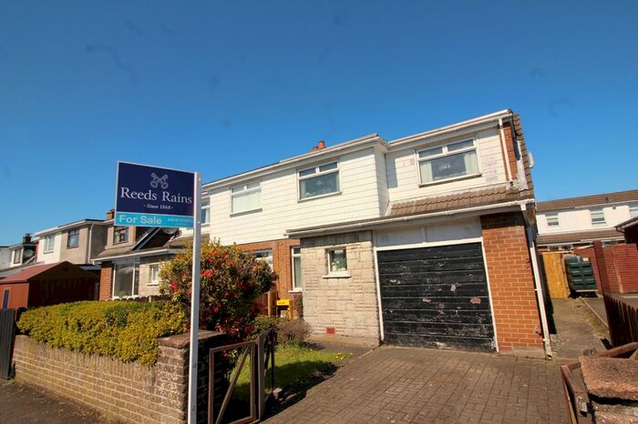 3 Bedroom Semi-Detached House For Sale In Cairnmore Drive, Lisburn, County Down, BT28