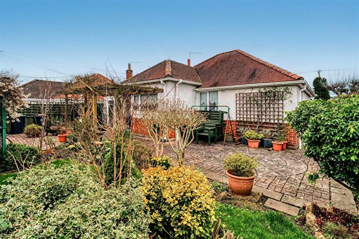 3 Bedroom Detached Bungalow For Sale In Peacemarsh, Gillingham, SP8