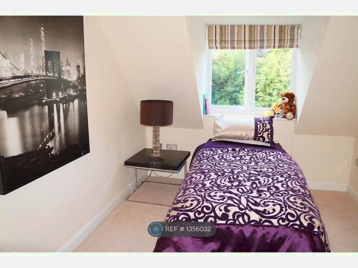 2 Bedroom Flat To Rent In Clay Lane, Rochdale, OL11