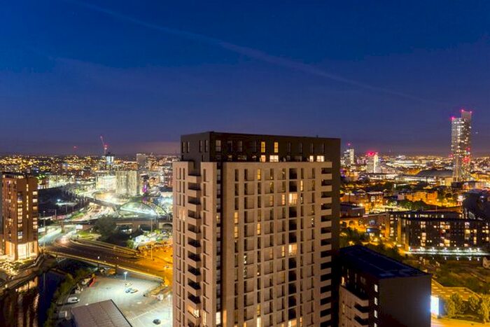 3 Bedroom Flat To Rent In Water Street, Manchester, M3