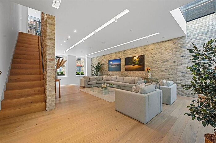 3 Bedroom Terraced House To Rent In Bingham Place, Marylebone, W1U