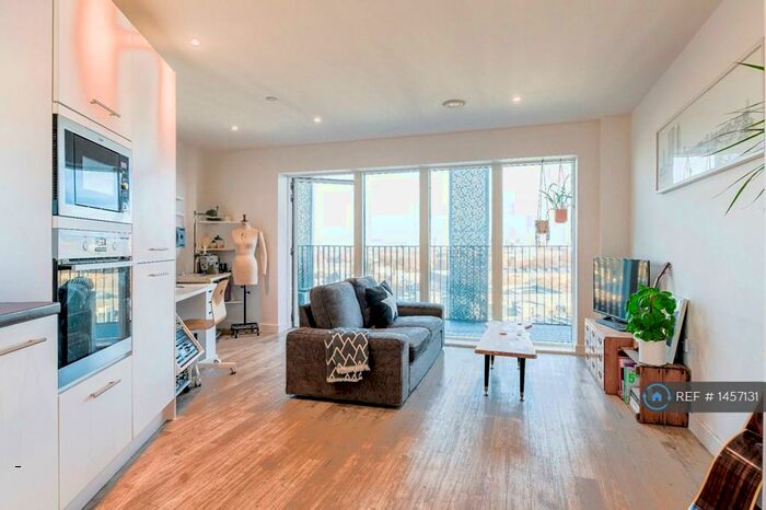 1 Bedroom Flat To Rent In Dalston Lane, London, E8