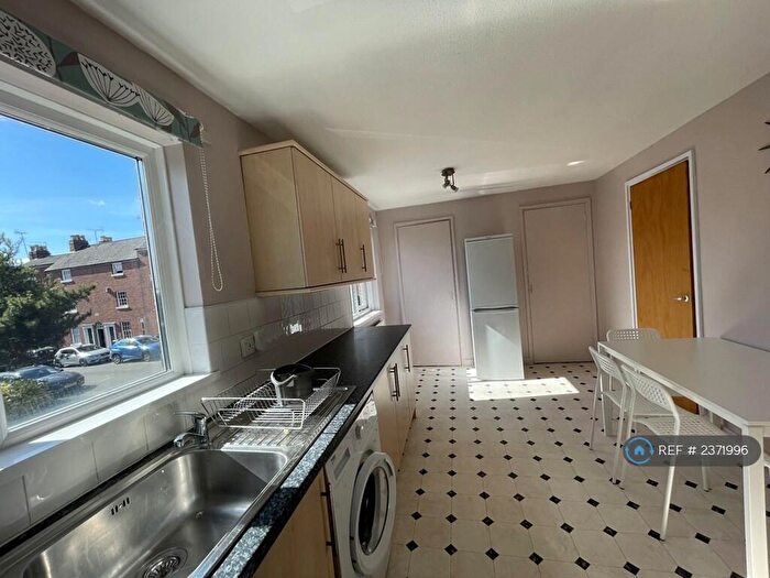 2 Bedroom Flat To Rent In Alfryth Court, Birmingham, B15