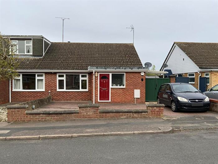 2 Bedroom Semi-Detached Bungalow For Sale In Milford Avenue, Stony Stratford, Milton Keynes, MK11