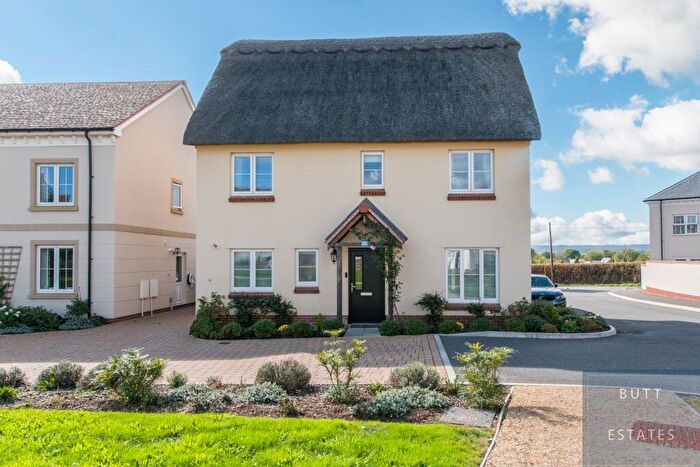 3 Bedroom Detached House For Sale In Carrick Mill, Exeter, EX3