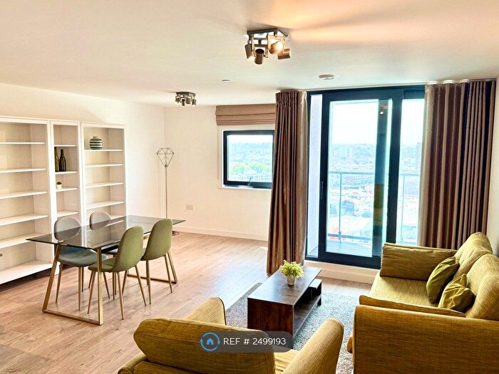 3 Bedroom Flat To Rent In Rotherhithe New Road, London, SE16