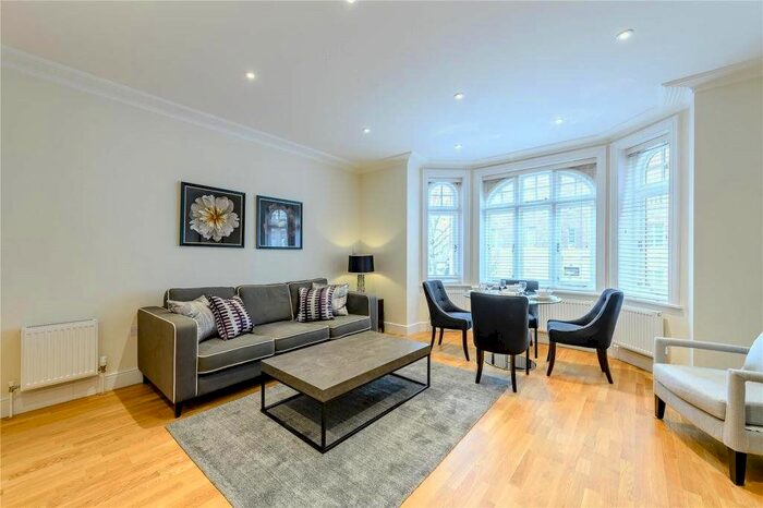 3 Bedroom Flat To Rent In King Street, London, W6