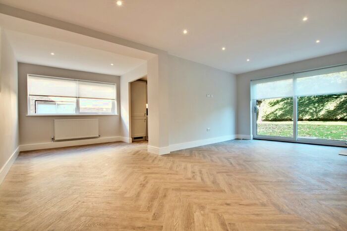 2 Bedroom Flat To Rent In Wickham Road, Beckenham, BR3