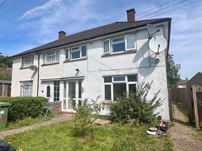 3 Bedroom Property To Rent In Dacre Gardens, Borehamwood, WD6