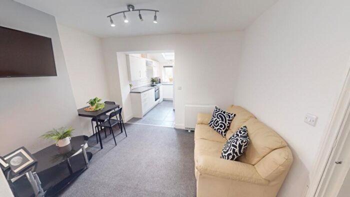 2 Bedroom House To Rent In Burns Street, Nottingham, NG7