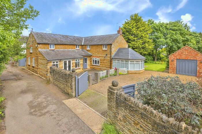 4 Bedroom Detached House For Sale In Green Lane, Isham, NN14