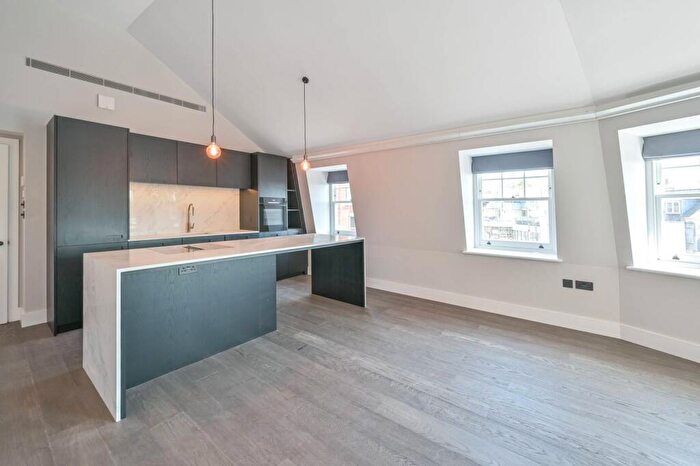 2 Bedroom Flat To Rent In Holly Hill, Hampstead, London, NW3