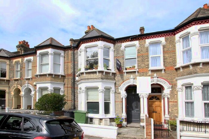 1 Bedroom Flat To Rent In Holmewood Gardens, London, SW2