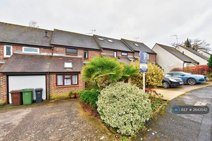 3 Bedroom Terraced House To Rent In The Close, Henley-On-Thames, RG9