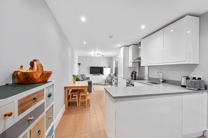 2 Bedroom Flat For Sale In Longmans Mews, Kingston Road, Raynes Park, London, SW20