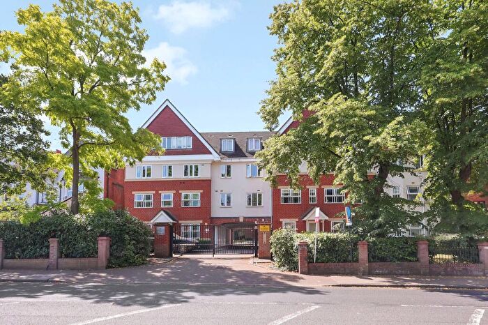 2 Bedroom Flat For Sale In Willesden Lane, Chatsworth Court, NW2