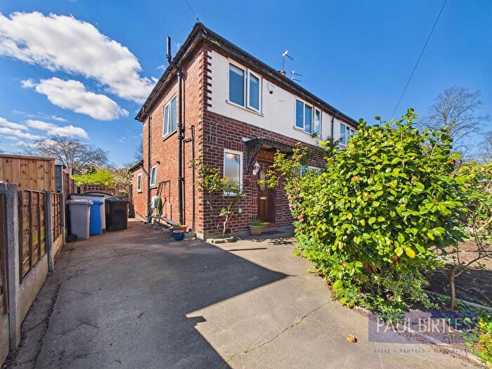 3 Bedroom Semi Detached House For Sale In Bransford Road, Davyhulme, Trafford, M41
