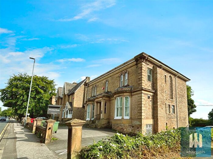 1 Bedroom Flat To Rent In New North Road, Huddersfield, HD1
