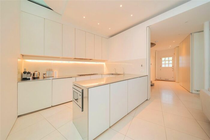 3 Bedroom Mews To Rent In Hesper Mews, London, SW5