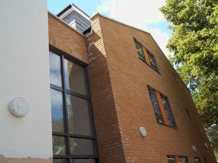 2 Bedroom Flat To Rent In Fore Street, London, N18